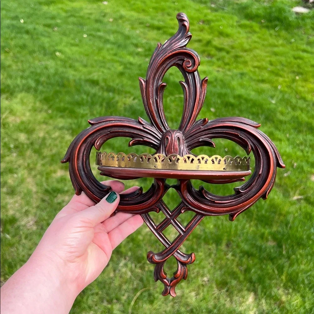 Vintage Durawood USA Ornate Wood Style Fleur-de-Lis Wall Shelf with Brass Edge